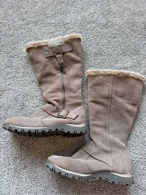 Women's Sketchers Taupe Faux-Fur Lined Winter Boots- Size 6.5